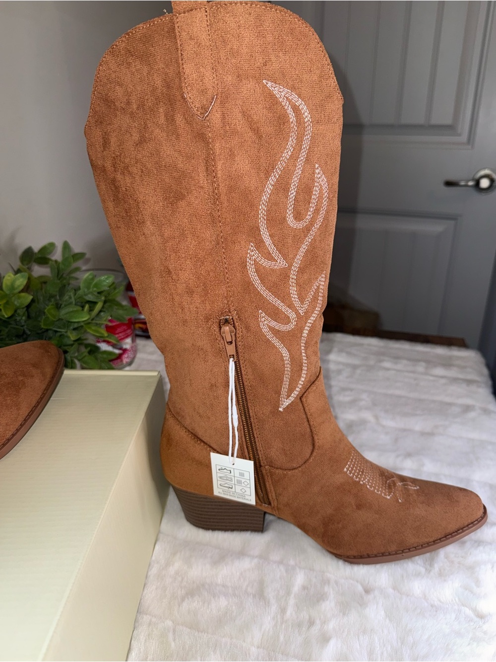 NWT - J.Adams Roundup -Women's Tan Western Embroidered Mid-Heel Boots - Size 10 - Picture 3 of 7